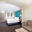 La Quinta Inn & Suites by Wyndham Pigeon Forge- Dollywood