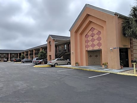 Economy Inn Express