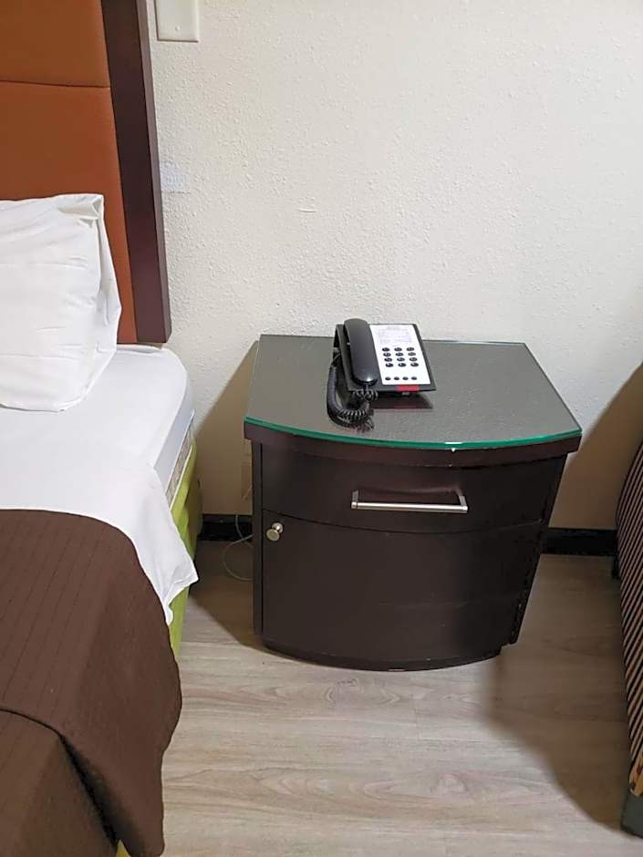 Value Inn & Suites Salina