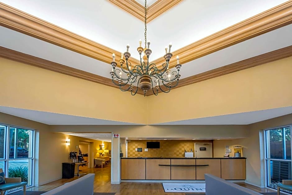 La Quinta Inn & Suites by Wyndham West Palm Beach Airport