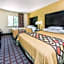 Super 8 by Wyndham Bloomington University Area