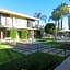 7 Springs Inn & Suites