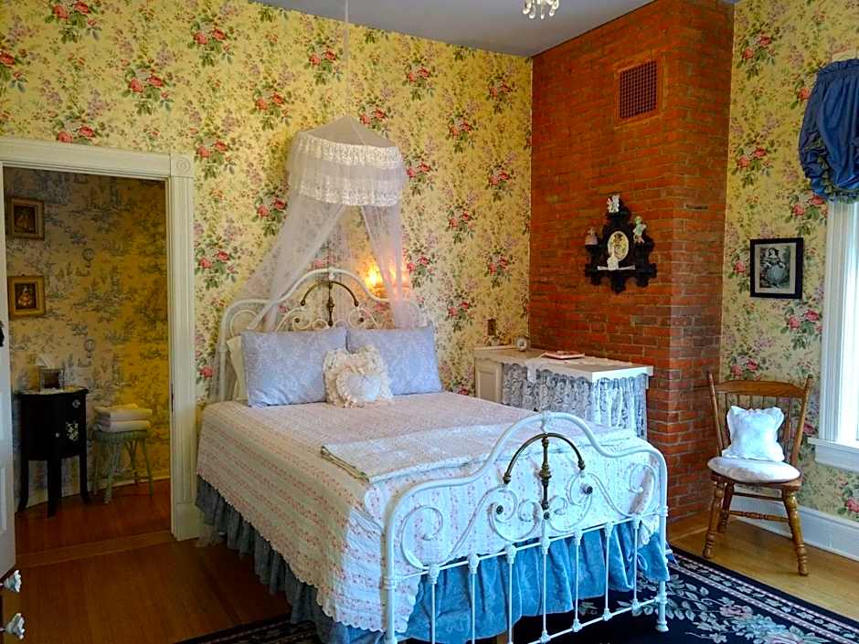 Alexander Mansion Bed & Breakfast