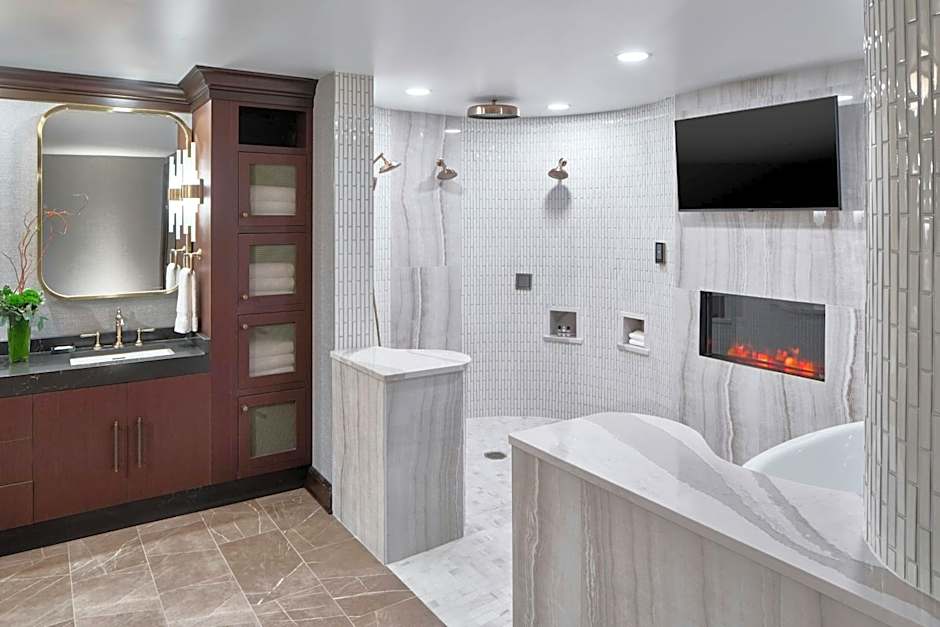 Renaissance Shoals Resort & Spa