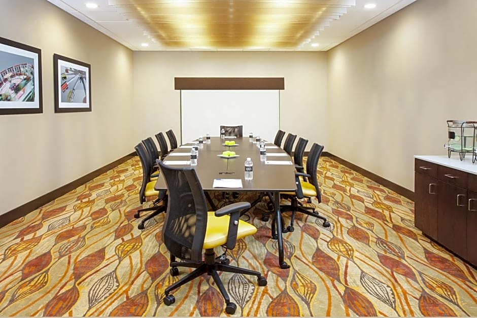 Holiday Inn Express & Suites Sandusky