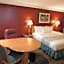 Days Inn & Suites by Wyndham Arlington Heights