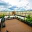 Stylish 4BR condo in Downtown by Hosteeva