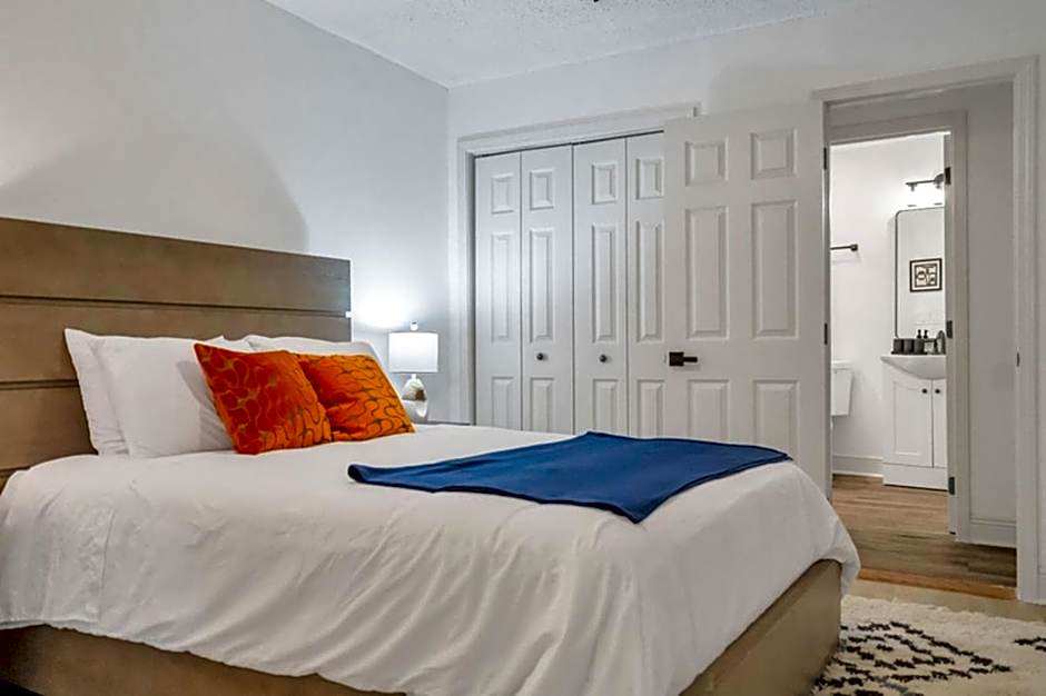 Mid-city Muse W Pool -spacious 5br Minutes To Fq