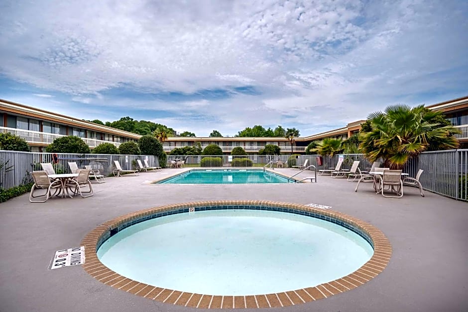 Quality Inn Baton Rouge East I-12
