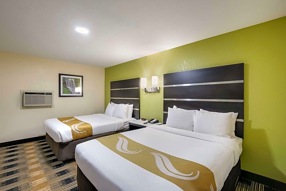 Quality Inn & Suites Mount Chalet
