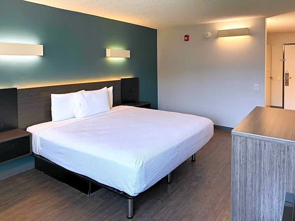 Motel 6 Carson