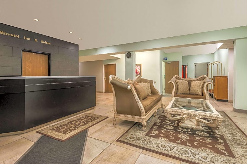 Microtel Inn & Suites By Wyndham Kansas City Airport