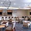 La Quinta Inn & Suites by Wyndham College Station North