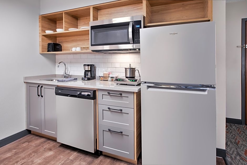 Candlewood Suites - Cincinnati Northeast - Mason, an IHG Hotel