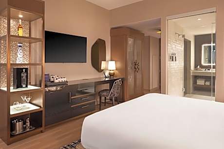 King Room with Mountain View