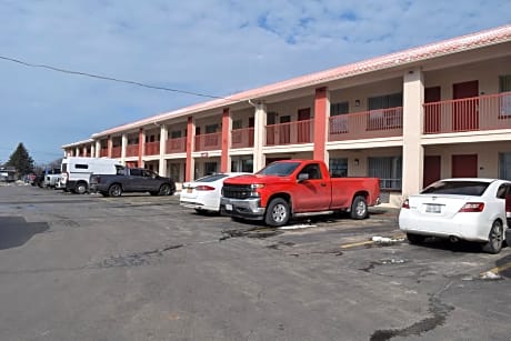 Knights Inn Oswego East