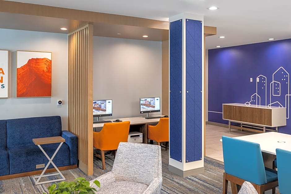 Holiday Inn Express & Suites - Hawaiian Gardens, an IHG Hotel