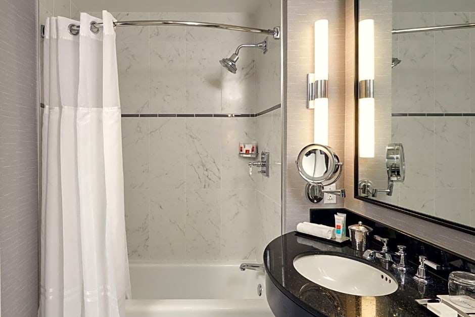 Loews Philadelphia Hotel