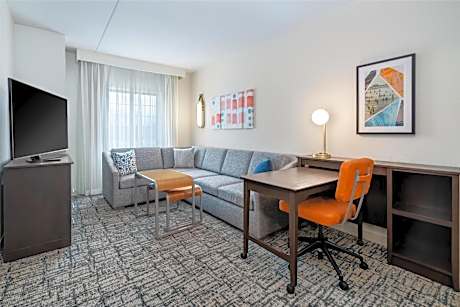 One-Bedroom King Suite - Non-Smoking