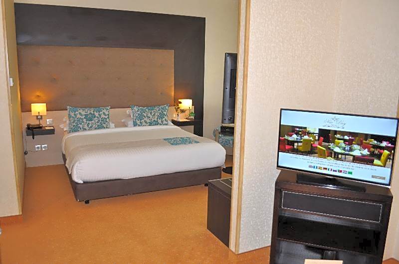New Day Hotel