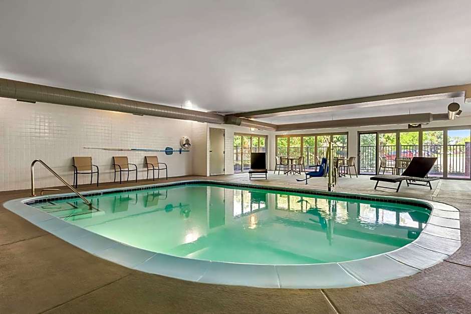 Comfort Suites Denver North - Westminster