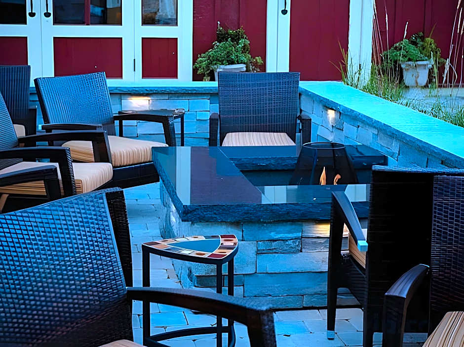 124 on Queen Hotel & Spa