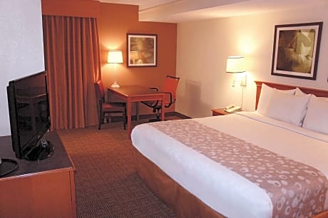 1 King Bed