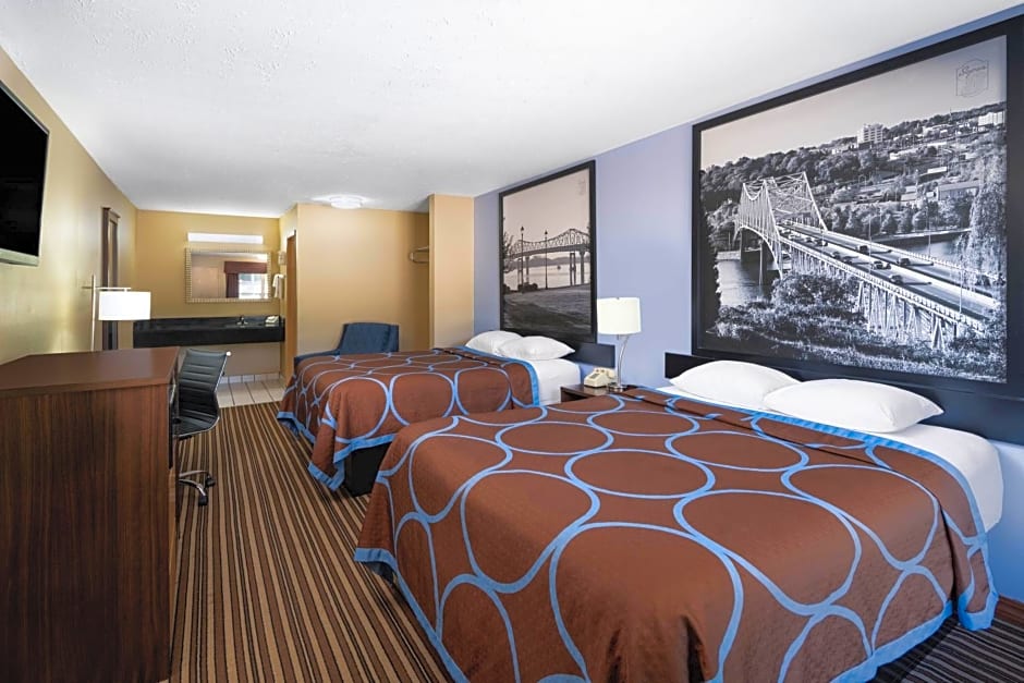 Super 8 by Wyndham Gadsden AL