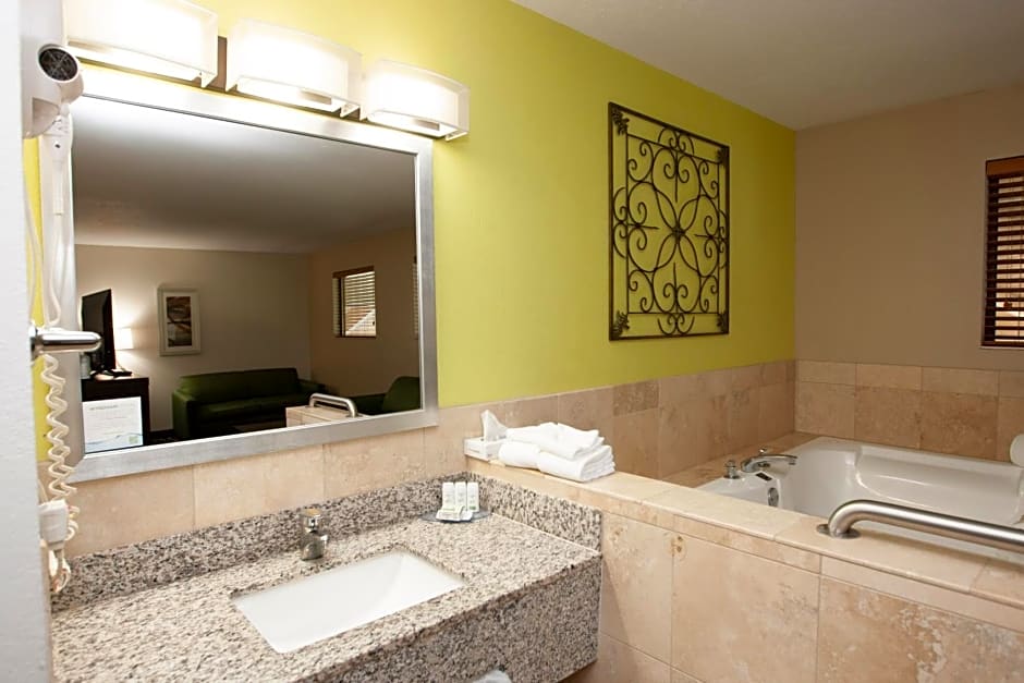 AmericInn by Wyndham Delafield