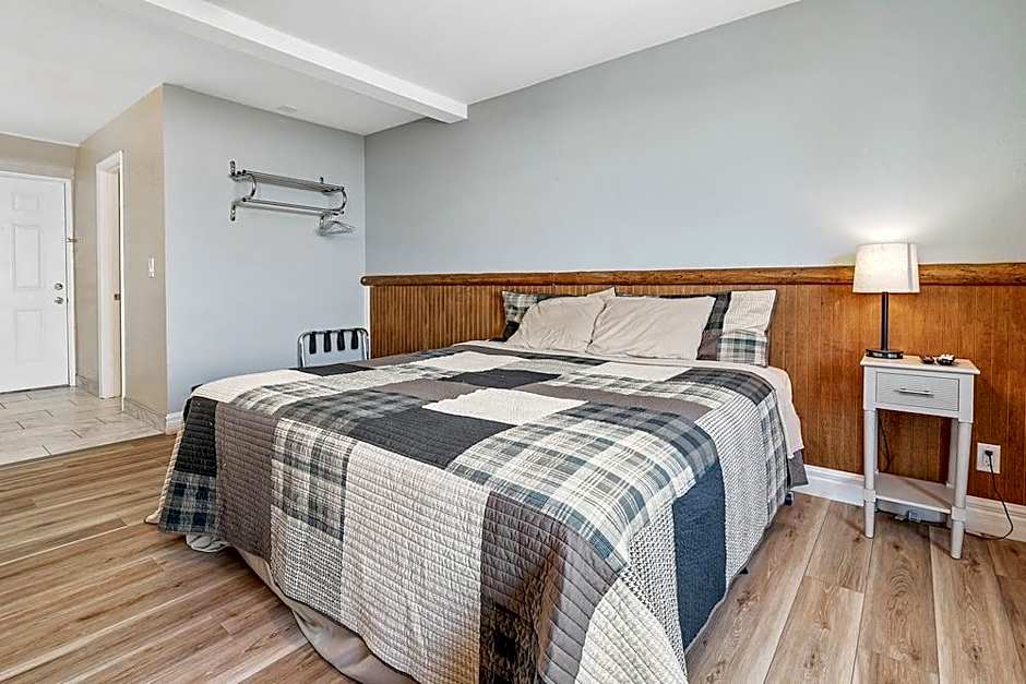 Big Bear Lake Front Lodge