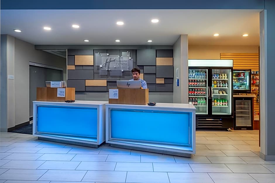 Holiday Inn Express and Suites Gilbert Mesa Gateway Airport
