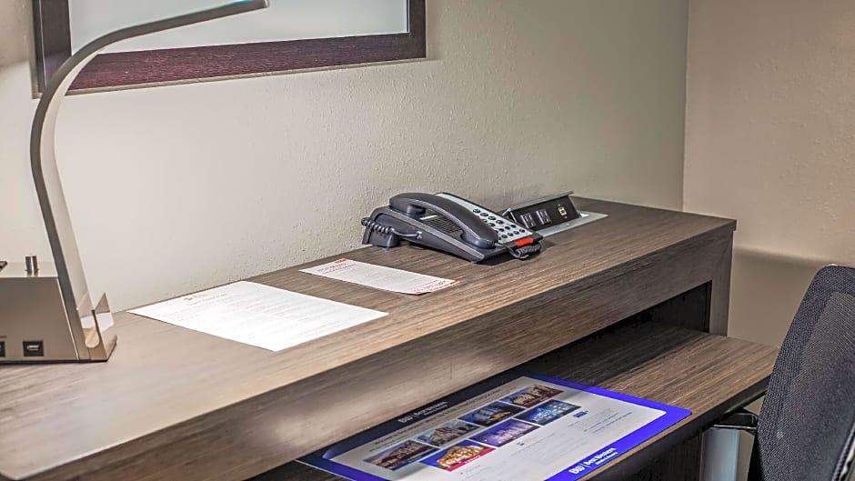 Best Western Plus Pasadena Inn & Suites