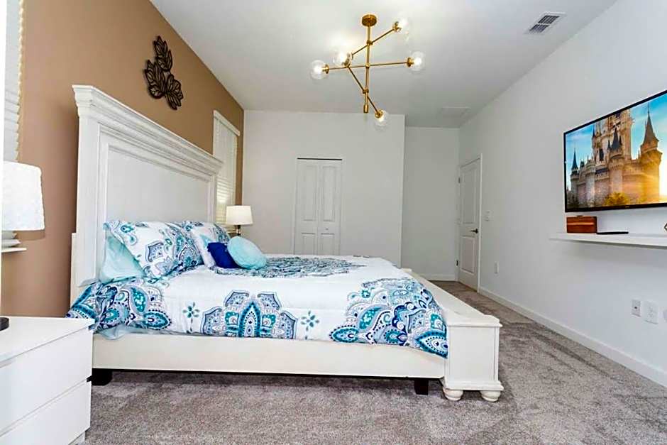 Super nice and spacious 9BDR home