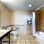 Best Western Plus Kendall Hotel & Suites