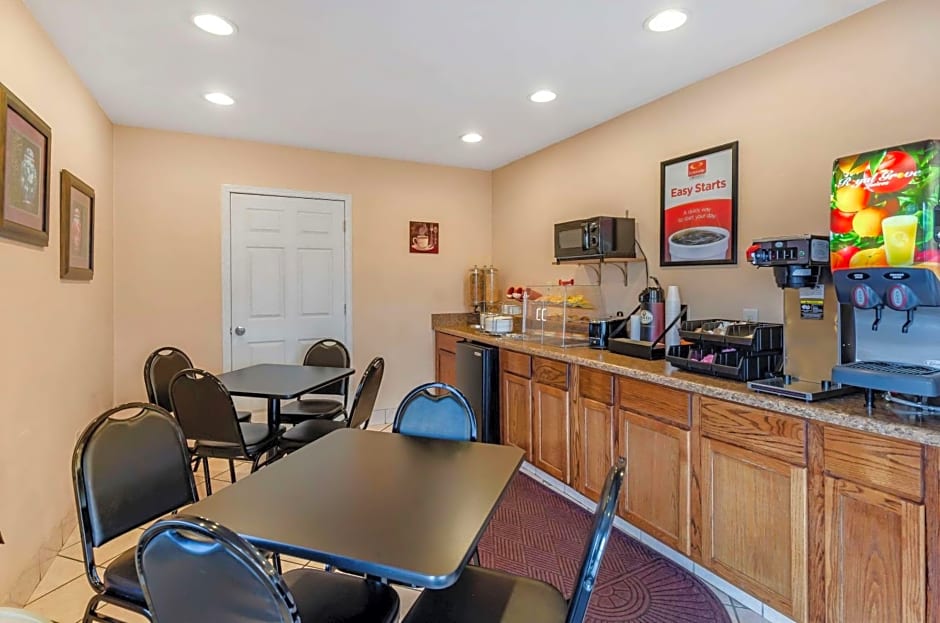 Econo Lodge Civic Center