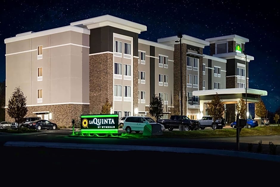 La Quinta Inn & Suites by Wyndham Morgantown
