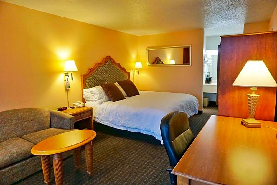 Castle Inn & Suites by OYO Lawton