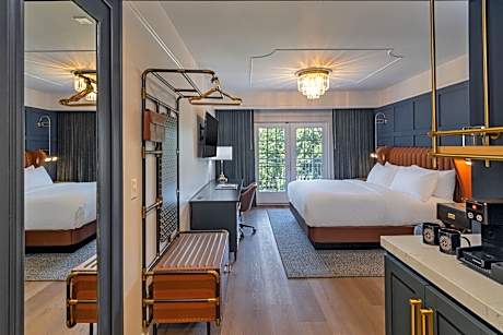 Deluxe King Room with Balcony