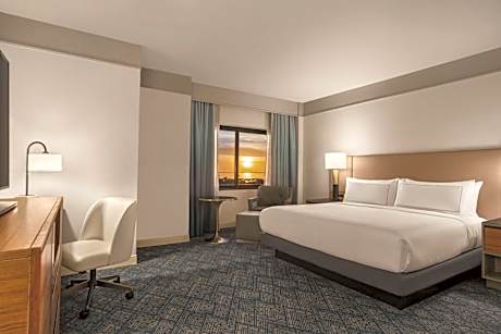 DoubleTree by Hilton Tampa Rocky Point Waterfront