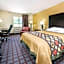 Super 8 by Wyndham Bloomington University Area