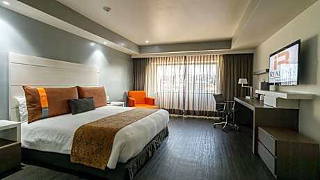 Master Suite King