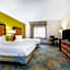 La Quinta Inn & Suites by Wyndham St. Pete-Clearwater Airport