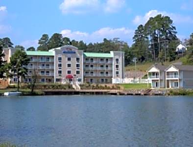 Baymont by Wyndham Hot Springs