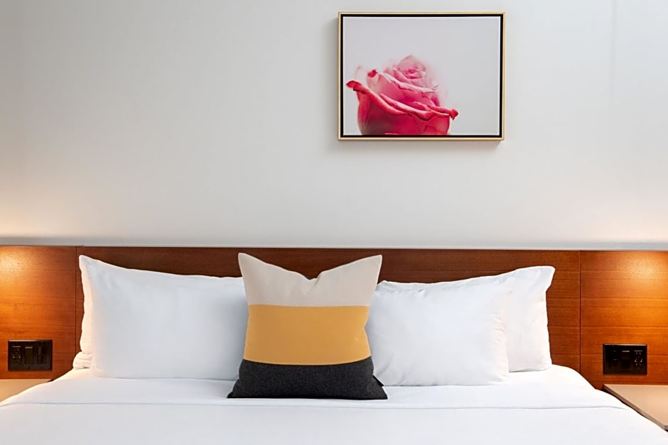 Hi-Lo Hotel, Autograph Collection by Marriott