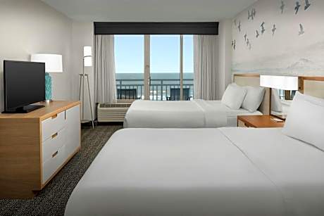 Larger One-Bedroom Queen Suite - Oceanfront