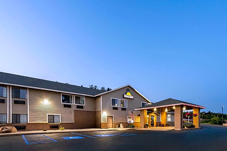 Days Inn by Wyndham Iron Mountain