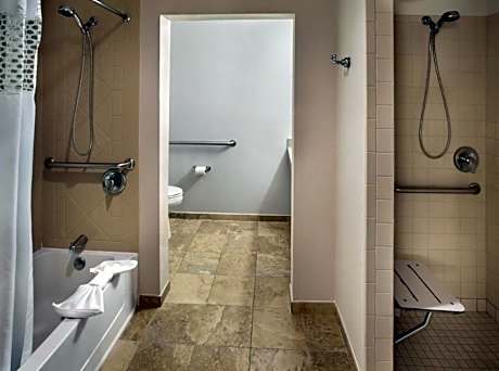 2 Double 1 Bdrm Suite Mobility Access Tub Ns