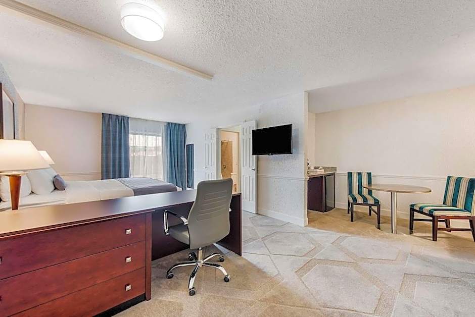 QUALITY SUITES