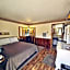 Cedar Wood Inn