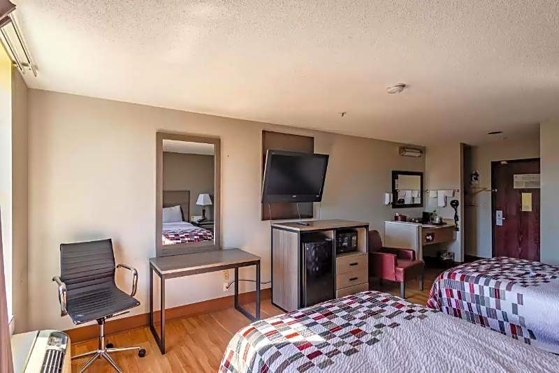 High Point Inn & Suites